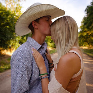 Meet your Posher, Taylor